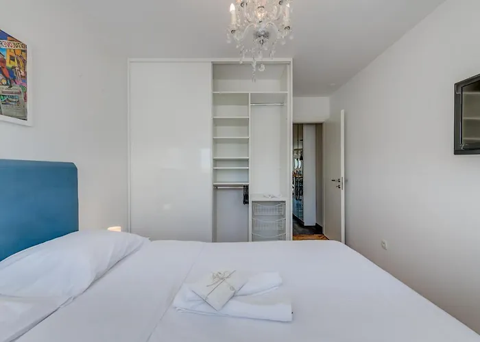 Lori Apartment